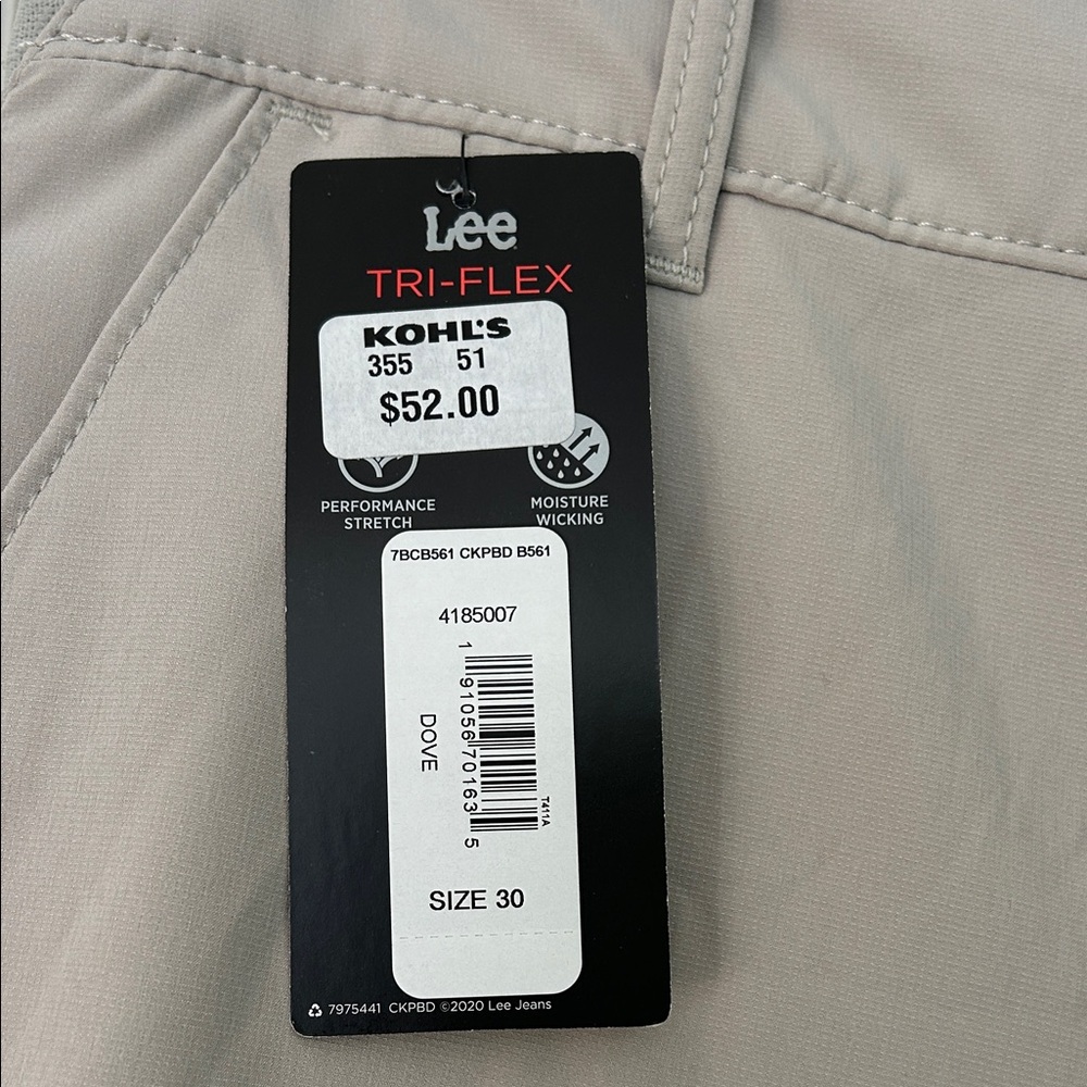 NWT Lee Men's Tri-Flex Tan Cargo Shorts - Size 30 waist - Picture 2 of 11